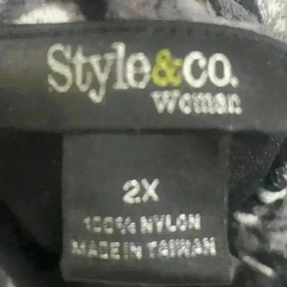 Style & Co. Floral Ruffle Floral Black and White Button-Front Blouse - Size 2X - Picture 4 of 7